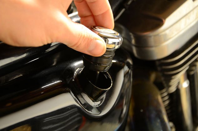 What are some tips for changing Harley transmission oil?