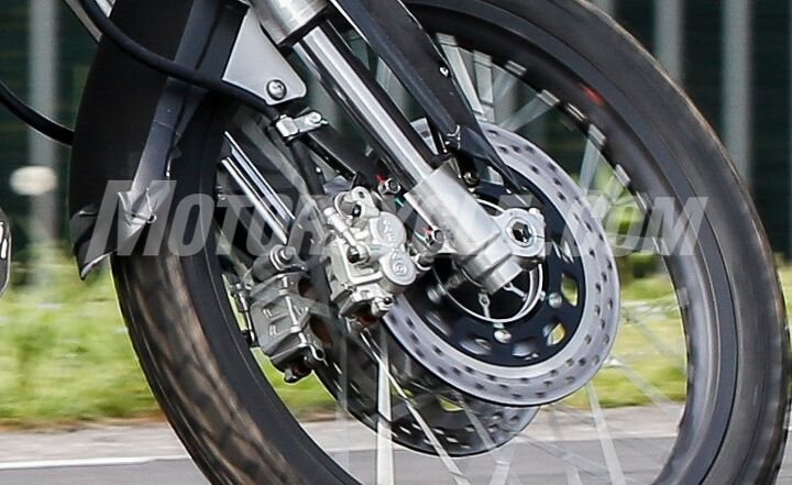 http://motorcycle.com.vsassets.com/blog/wp-content/uploads/2016/04/041316-Yamaha-Tenere-Spy-04-2-633x389.jpg
