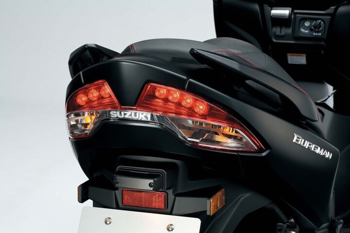 Who has reviews for the Suzuki Burgman 400?